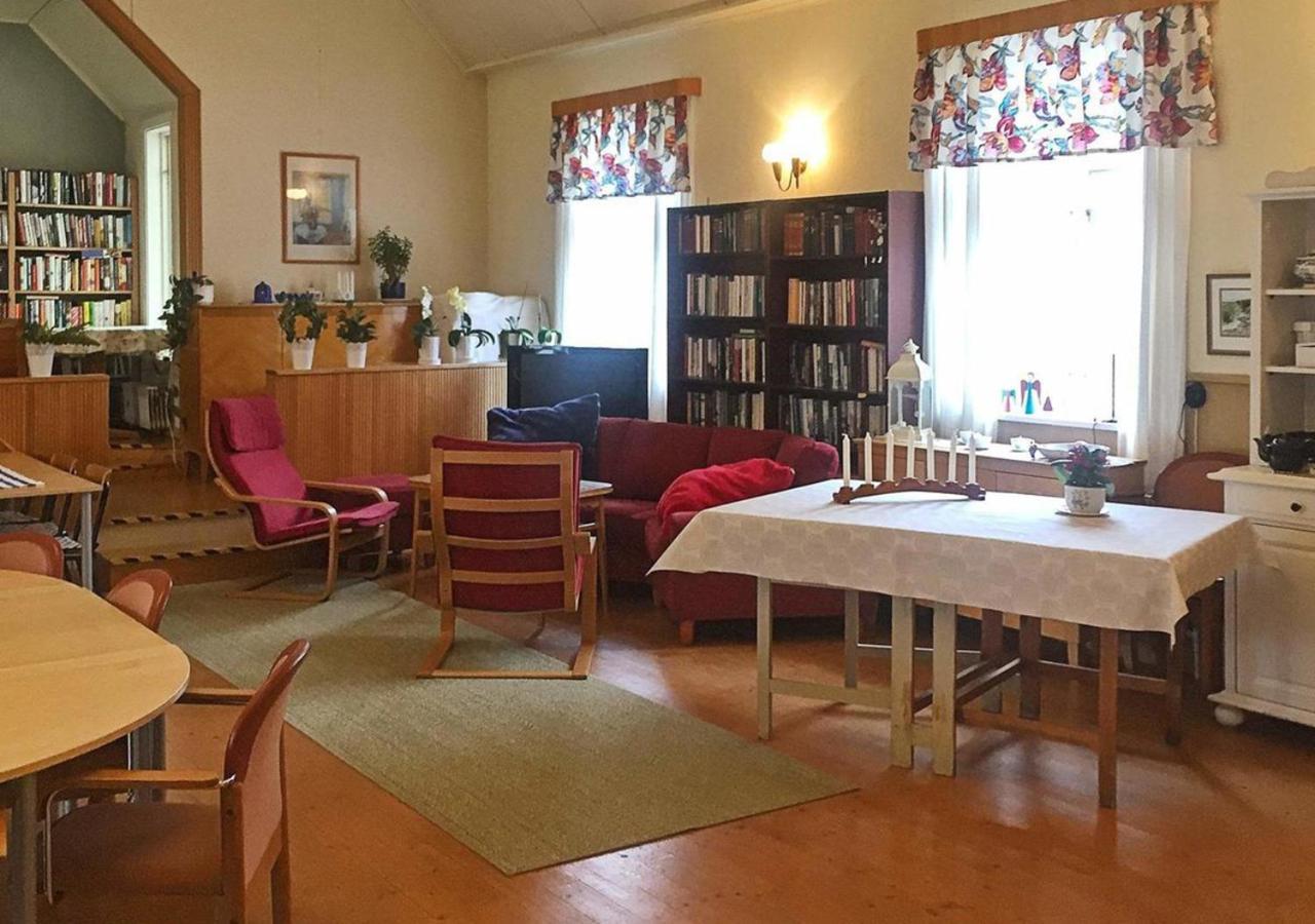 Bed and Breakfast Stor Laegenhet I Elofstorps Missionshus Kristinehamn Exterior foto